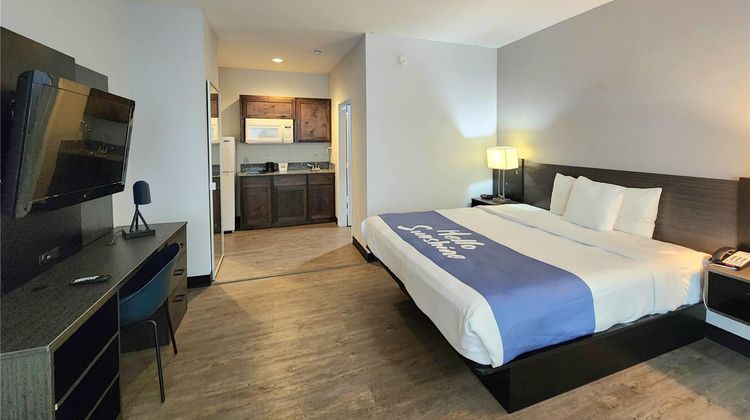 Days Inn & Suites Gonzales Suite