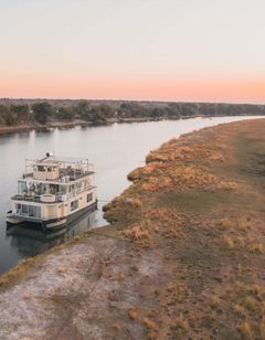 Chobe Princesses by Mantis