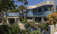 Mantis No5 Boutique Art Hotel