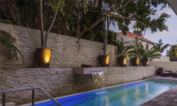 Mantis No5 Boutique Art Hotel