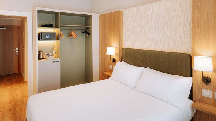Movenpick Hotel Bari Room