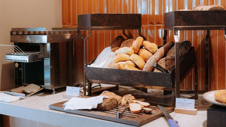 Movenpick Hotel Bari Restaurant
