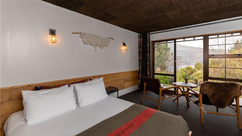 <b>Sherwood Queenstown Room</b>. Images powered by <a href="https://iceportal.shijigroup.com/" title="IcePortal" target="_blank">IcePortal</a>.