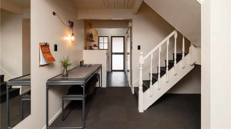 <b>Sherwood Queenstown Room</b>. Images powered by <a href="https://iceportal.shijigroup.com/" title="IcePortal" target="_blank">IcePortal</a>.