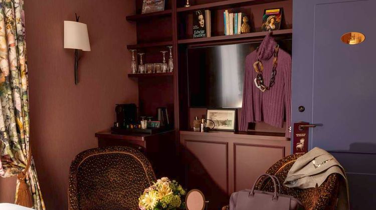 Hotel Une Autre Chambre Room
