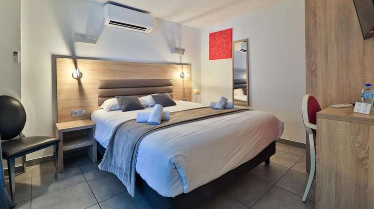 Perla Riviera Room