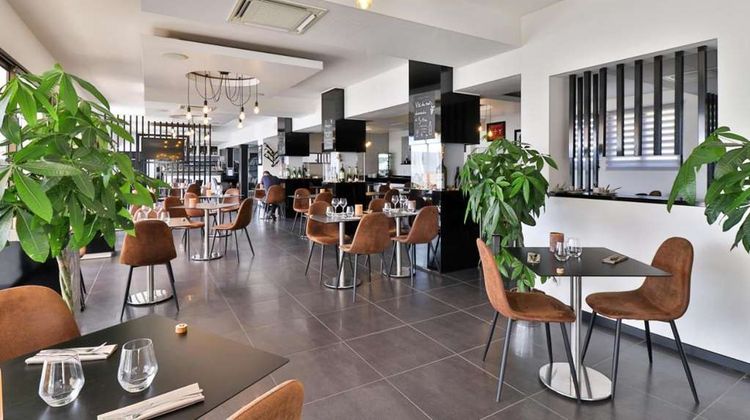 Perla Riviera Restaurant