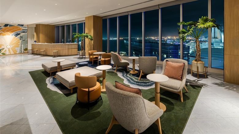<b>Hilton Garden Inn Yokohama Minatomirai Lobby</b>. Images powered by <a href="https://iceportal.shijigroup.com/" title="IcePortal" target="_blank">IcePortal</a>.