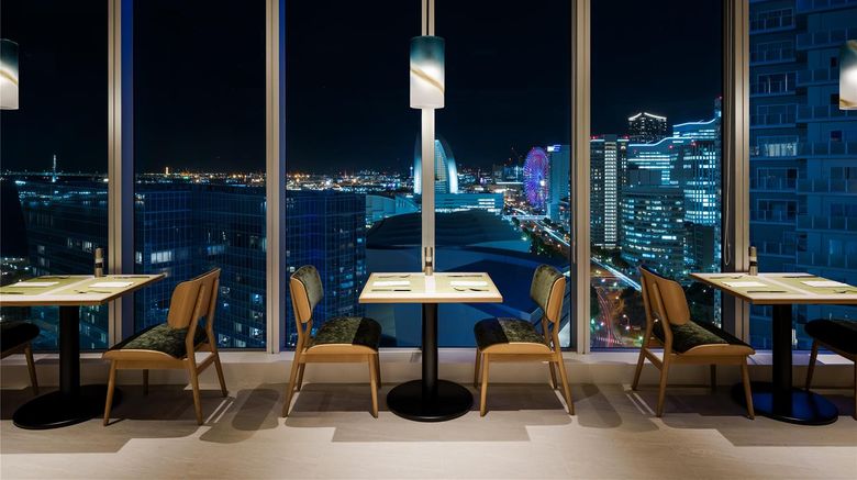 <b>Hilton Garden Inn Yokohama Minatomirai Restaurant</b>. Images powered by <a href="https://iceportal.shijigroup.com/" title="IcePortal" target="_blank">IcePortal</a>.