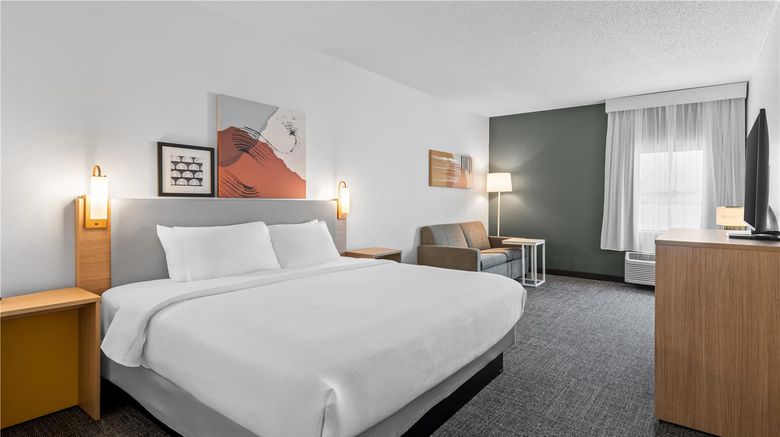 <b>Spark by Hilton Grain Valley Kansas City Room</b>. Images powered by <a href="https://iceportal.shijigroup.com/" title="IcePortal" target="_blank">IcePortal</a>.