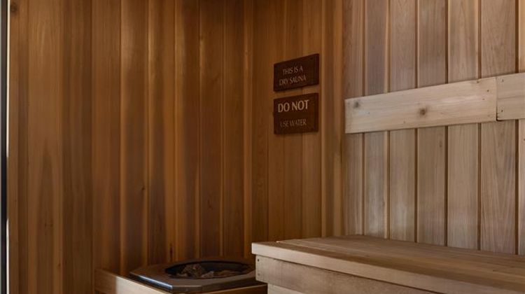 DoubleTree by Hilton North Vancouver Recreation