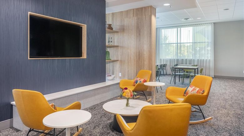 <b>Spark by Hilton Madison Lobby</b>. Images powered by <a href="https://iceportal.shijigroup.com/" title="IcePortal" target="_blank">IcePortal</a>.