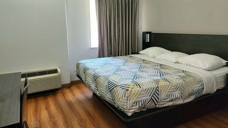 Baymont by Wyndham San Antonio Airport Room