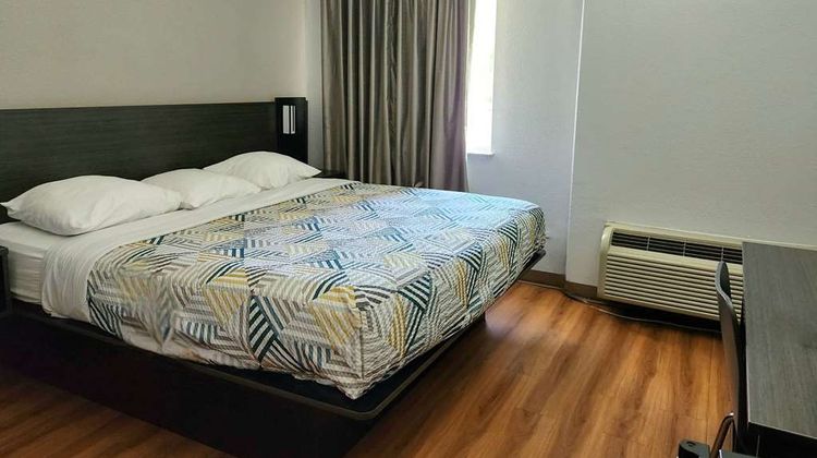 Baymont by Wyndham San Antonio Airport Room