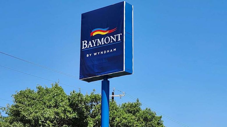 <b>Baymont by Wyndham San Antonio Airport Exterior</b>. Images powered by <a href="https://iceportal.shijigroup.com/" title="IcePortal" target="_blank">IcePortal</a>.