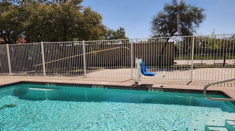 Baymont by Wyndham San Antonio Airport Pool