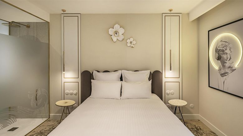 <b>Best Western Plus Hotel Saint-Roch Room</b>. Images powered by <a href="https://iceportal.shijigroup.com/" title="IcePortal" target="_blank">IcePortal</a>.
