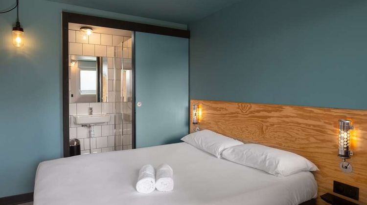Eklo Bordeaux Room