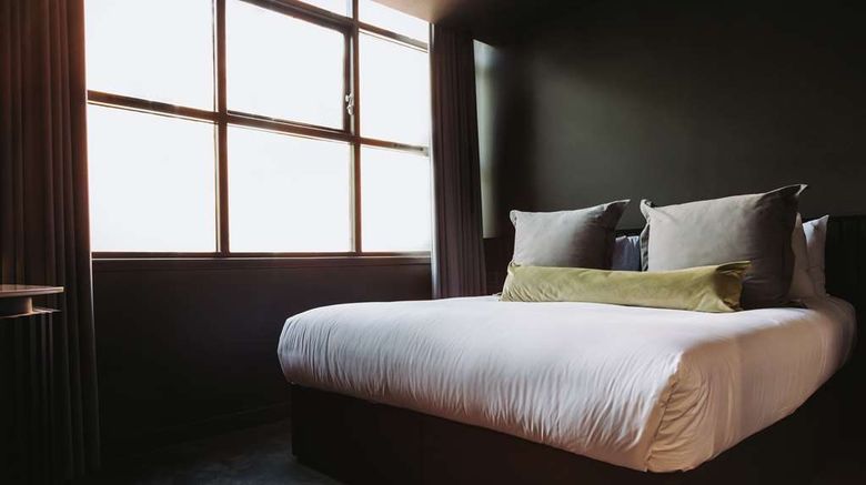 <b>Velvet Hotel Room</b>. Images powered by <a href="https://iceportal.shijigroup.com/" title="IcePortal" target="_blank">IcePortal</a>.