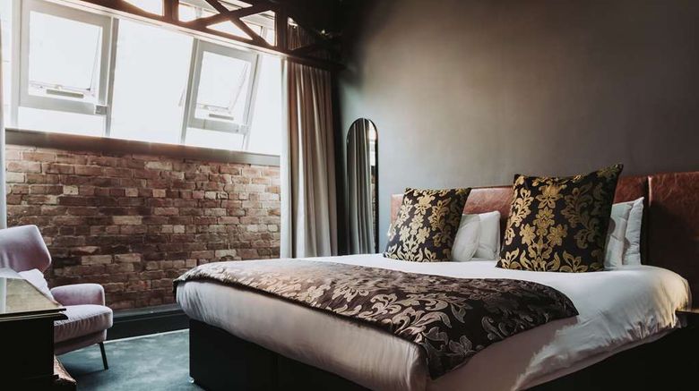 <b>Velvet Hotel Room</b>. Images powered by <a href="https://iceportal.shijigroup.com/" title="IcePortal" target="_blank">IcePortal</a>.