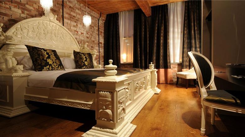 <b>Velvet Hotel Room</b>. Images powered by <a href="https://iceportal.shijigroup.com/" title="IcePortal" target="_blank">IcePortal</a>.