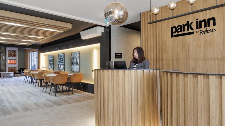<b>Park Inn by Radisson Melbourne Carlton Lobby</b>. Images powered by <a href="https://iceportal.shijigroup.com/" title="IcePortal" target="_blank">IcePortal</a>.