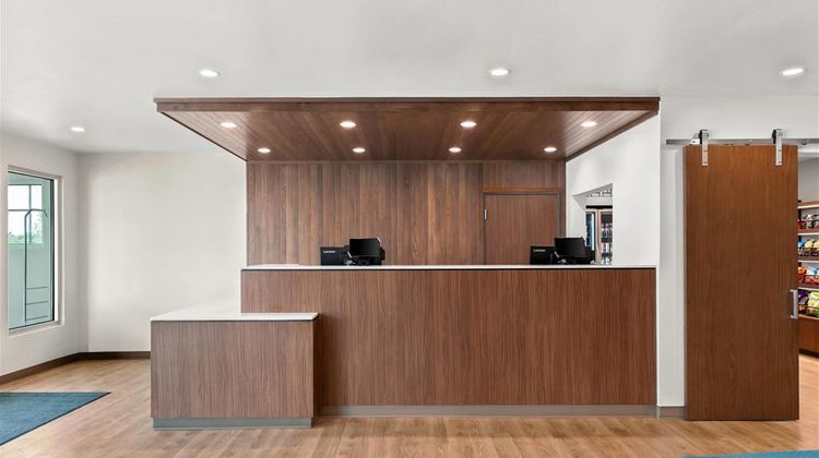 Everhome Suites Brownsville Lobby