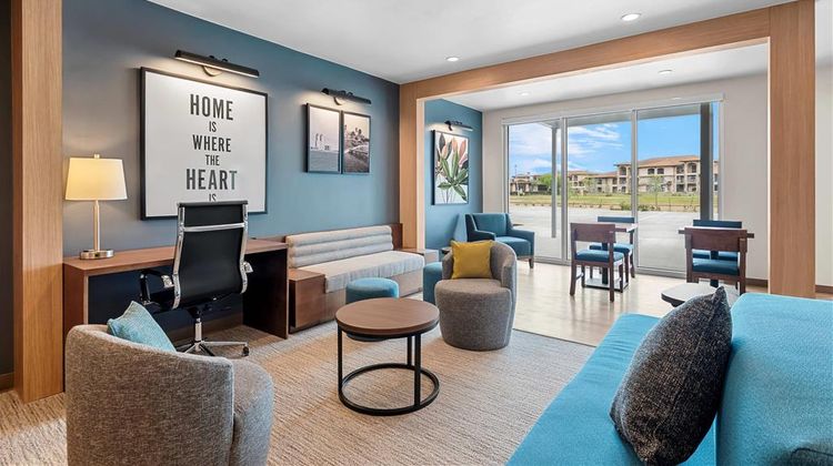 Everhome Suites Brownsville Lobby