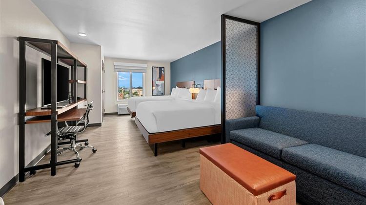 Everhome Suites Brownsville Suite