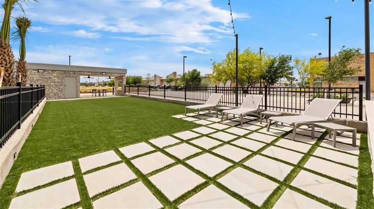 Everhome Suites Brownsville Pool