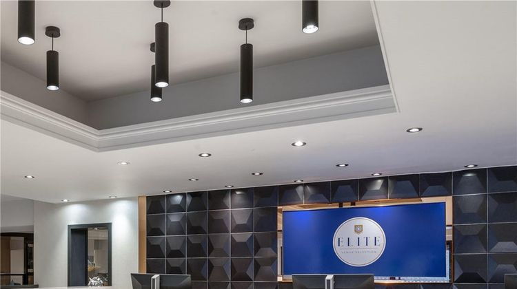 Crowne Plaza Felbridge Lobby