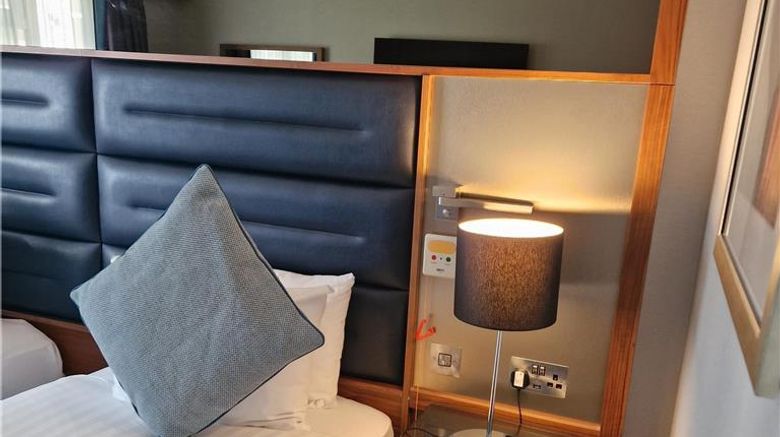 <b>Crowne Plaza Felbridge Room</b>. Images powered by <a href="https://iceportal.shijigroup.com/" title="IcePortal" target="_blank">IcePortal</a>.