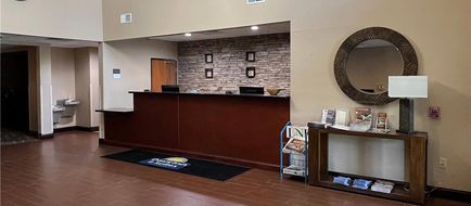 Days Inn & Suites Manheim Lebanon Lobby