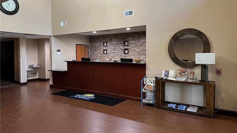 <b>Days Inn & Suites Manheim Lebanon Lobby</b>. Images powered by <a href="https://iceportal.shijigroup.com/" title="IcePortal" target="_blank">IcePortal</a>.