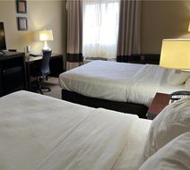 Days Inn & Suites Manheim Lebanon Room