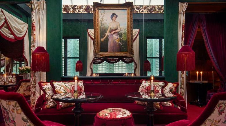 <b>Maison Souquet Lobby</b>. Images powered by <a href="https://iceportal.shijigroup.com/" title="IcePortal" target="_blank">IcePortal</a>.