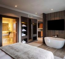 DoubleTree by Hilton Belfast City Ten Sq Room