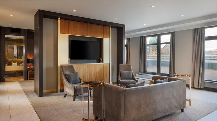 DoubleTree by Hilton Belfast City Ten Sq Room