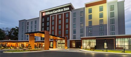 Hilton Garden Inn KC Riverside Exterior