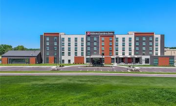 Hilton Garden Inn KC Riverside