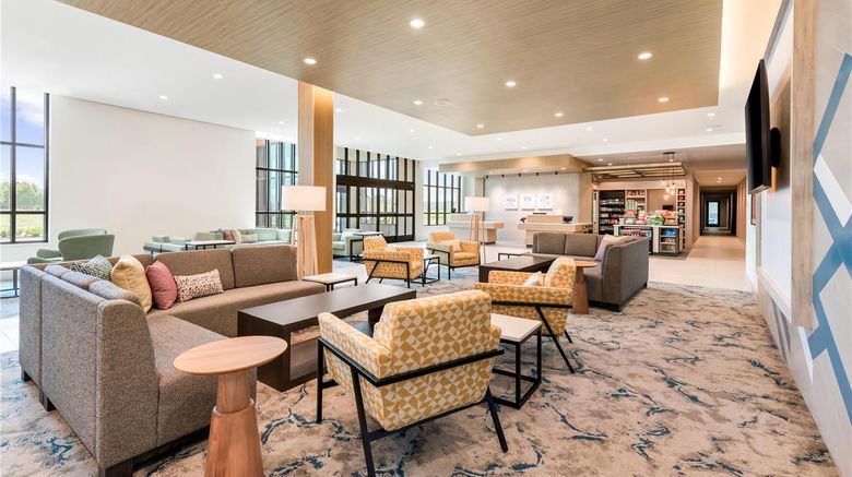 <b>Hilton Garden Inn KC Riverside Lobby</b>. Images powered by <a href="https://iceportal.shijigroup.com/" title="IcePortal" target="_blank">IcePortal</a>.