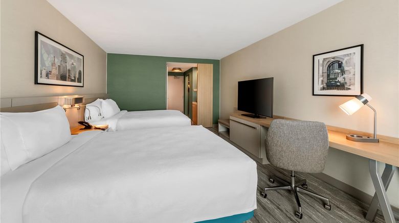 <b>Hilton Garden Inn KC Riverside Room</b>. Images powered by <a href="https://iceportal.shijigroup.com/" title="IcePortal" target="_blank">IcePortal</a>.