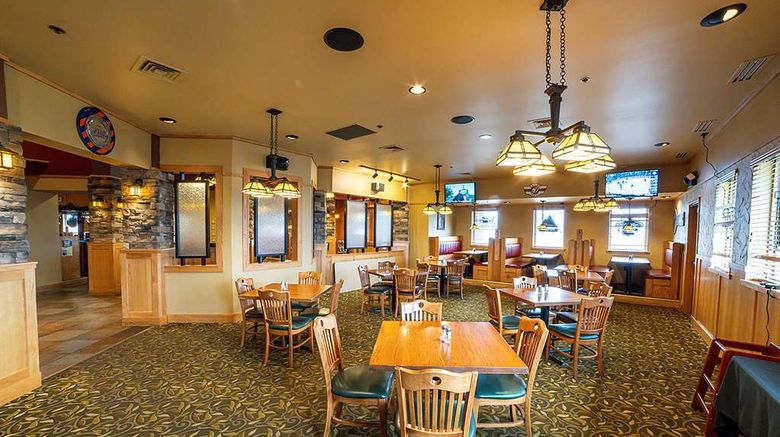 <b>Arrowwood Lodge at Brainerd Lakes Restaurant</b>. Images powered by <a href="https://iceportal.shijigroup.com/" title="IcePortal" target="_blank">IcePortal</a>.