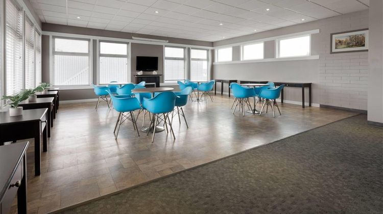 Travelodge by Wyndham Grande Prairie Lobby