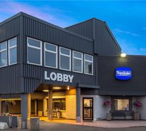 Travelodge by Wyndham Grande Prairie Exterior