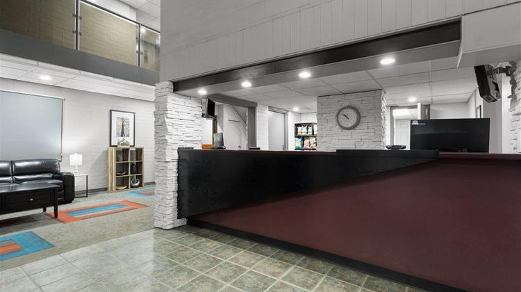 Travelodge by Wyndham Grande Prairie Lobby