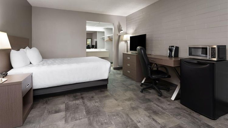 Travelodge by Wyndham Grande Prairie Room