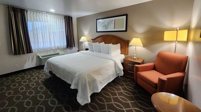 <b>Ramada Bayside Inn & Suites Eureka Room</b>. Images powered by <a href="https://iceportal.shijigroup.com/" title="IcePortal" target="_blank">IcePortal</a>.