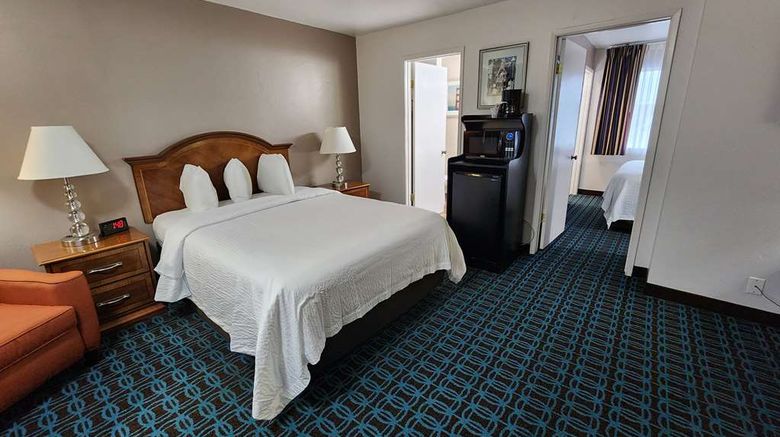 <b>Ramada Bayside Inn & Suites Eureka Room</b>. Images powered by <a href="https://iceportal.shijigroup.com/" title="IcePortal" target="_blank">IcePortal</a>.