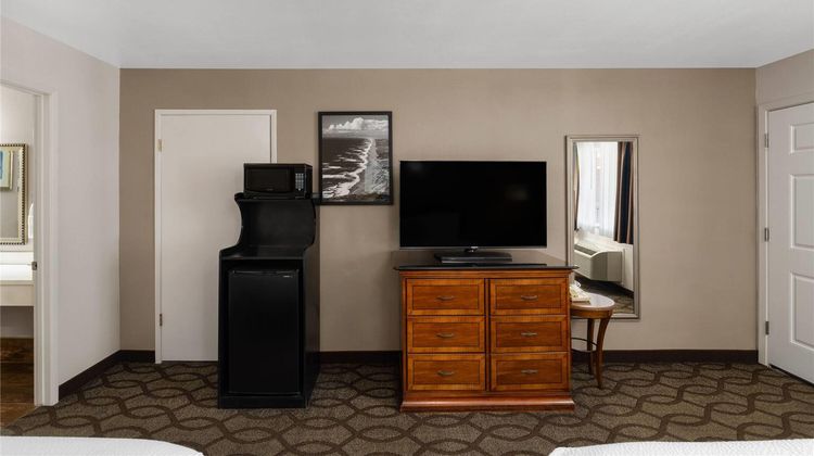 Ramada Bayside Inn & Suites Eureka Room